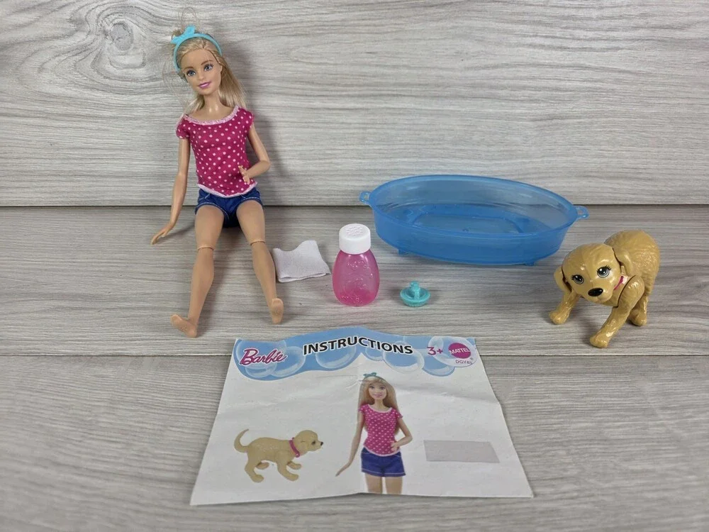Barbie DGY83 Plastic Doll Playset w Accessories and Instructions Puppy Dog SU39